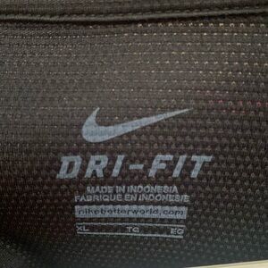 Nike Cardinal Men’s top